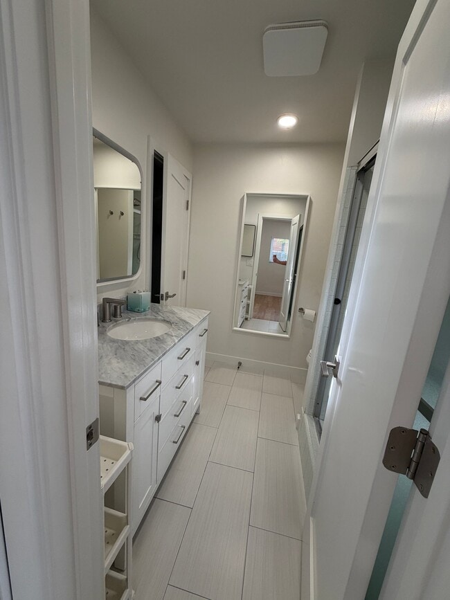 Photo - 756 Anns Way