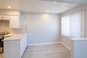 1BR, 1BA - 595SF - Dining Area - Copper Kettle Apartments