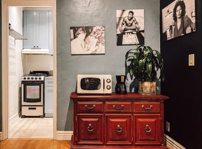 Photo - The Adelon - FURNISHED SUITES