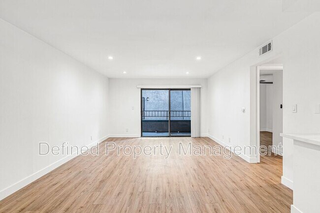 Photo - 5807 Laurel Canyon Blvd Unit 308