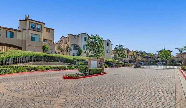 Photo - 443 Almond Rd