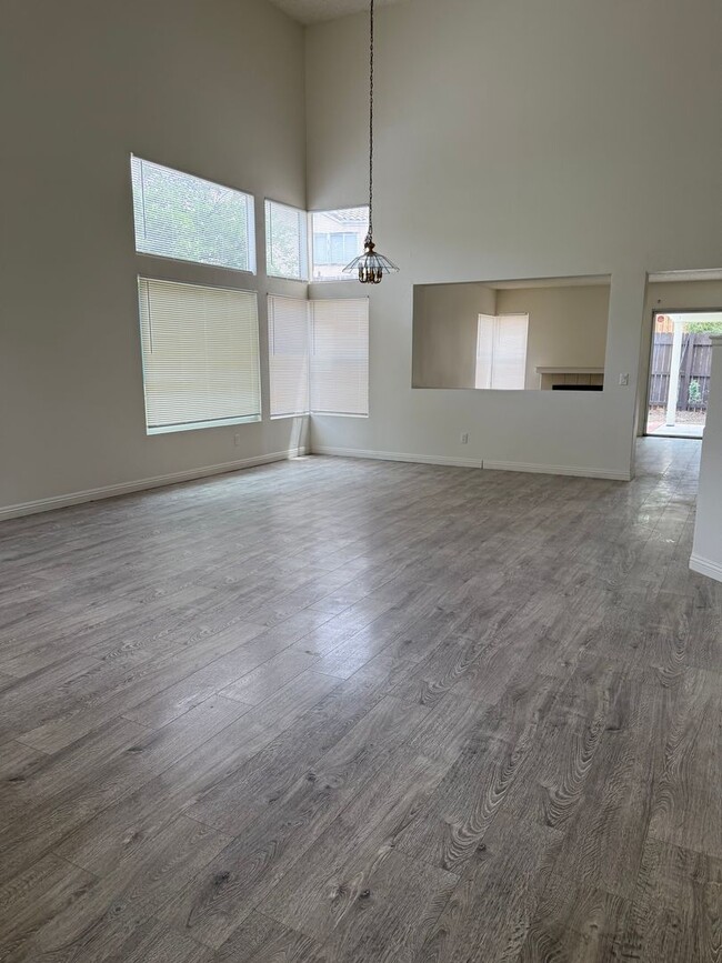 Photo - 23797 Lone Pine Dr