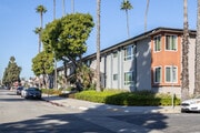 Building Exterior - Crenshaw Manor Apartments