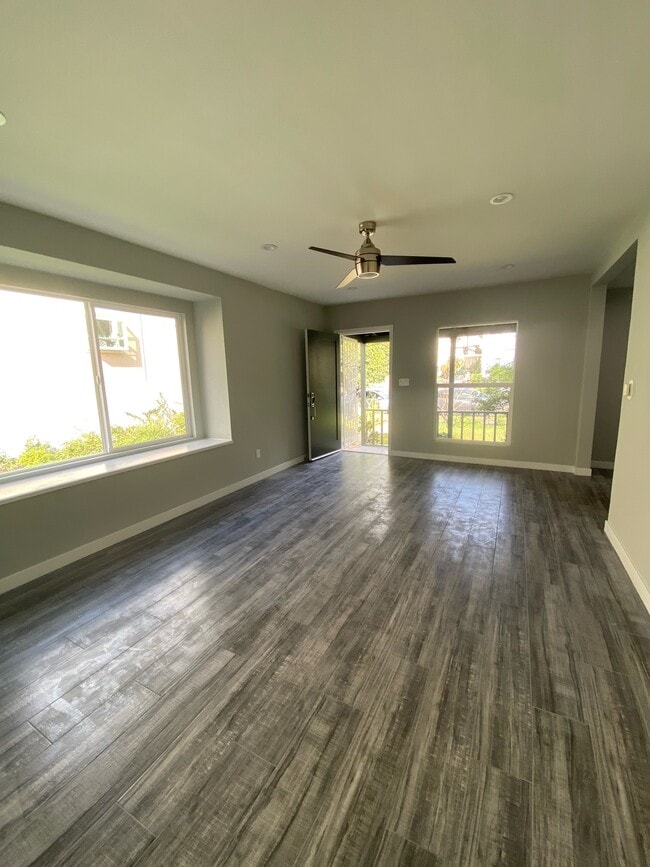 Living Room - 1709 Barry Ave Unit 1709