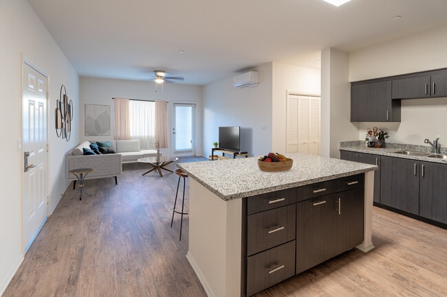 Photo - Villa Annette Apartment Homes