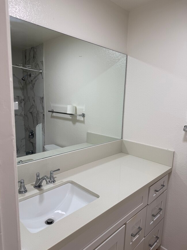 Photo - 11640 Menlo Ave