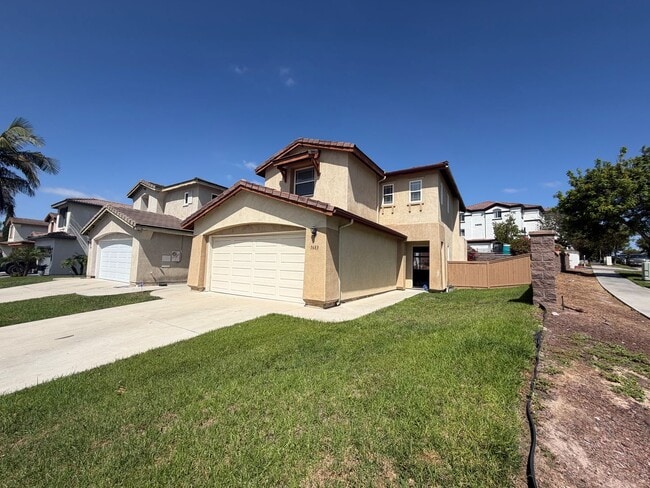 Photo - 1683 Falcon Peak St