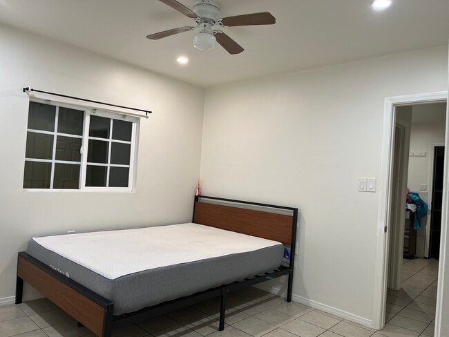 Building Photo - 4105 W 103rd St