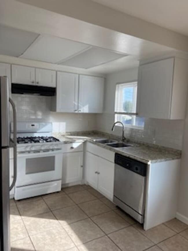 Photo - 951 W Summerland Ave Unit 3