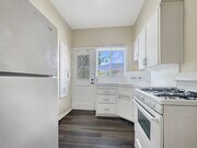 Kitchen - 803 W Glenoaks Blvd Unit 803A