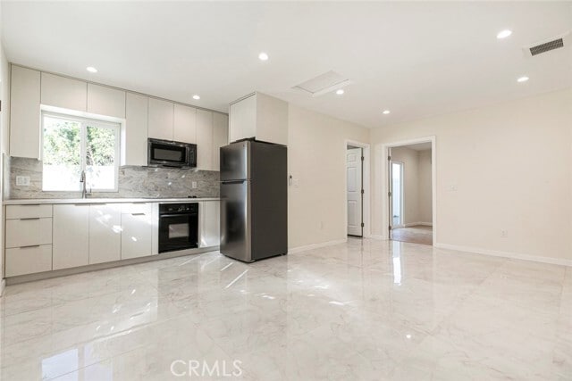 Building Photo - 7209 Dos Rios Dr Rental