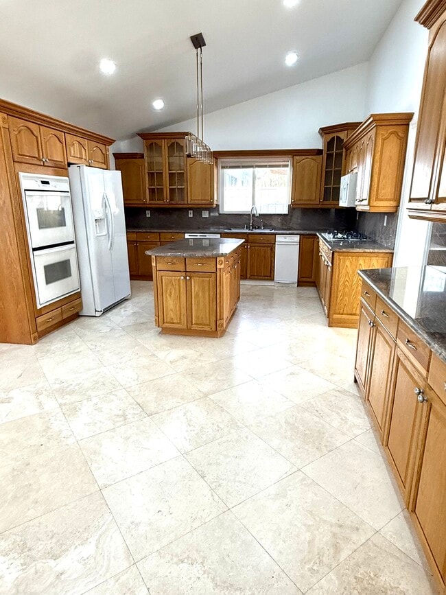 Photo - 5400 Beeler Ave