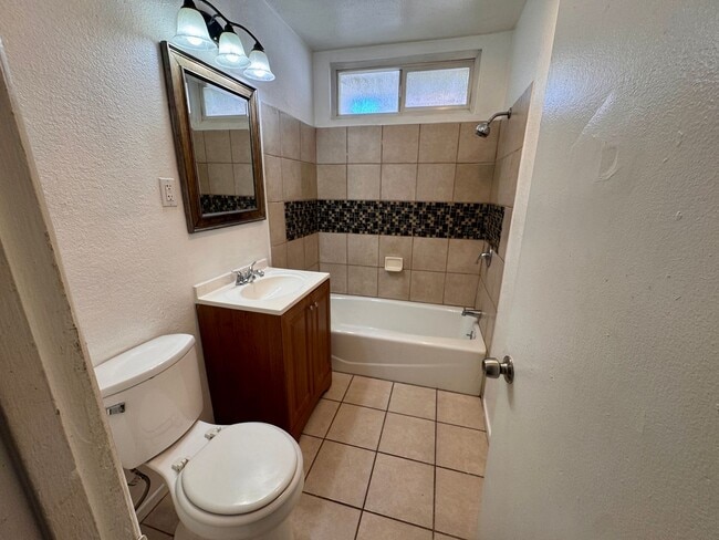 Photo - 205-205 Valley View Dr Unit 201 N Valley View Dr