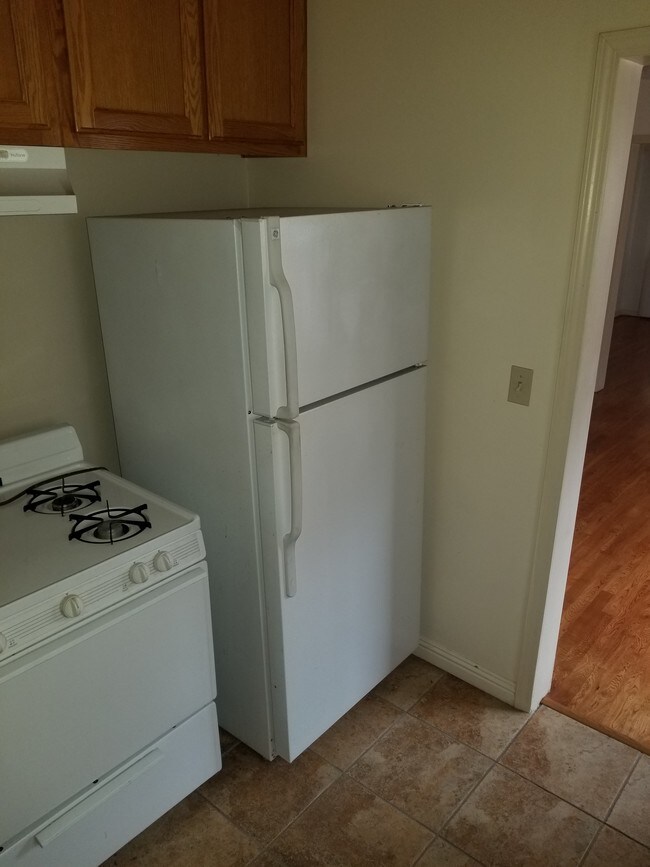 Photo - 1635 S Burnside Ave Unit 1635 Burnside