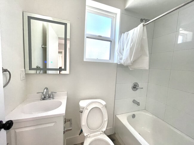 Photo - 1186 W 37th Pl