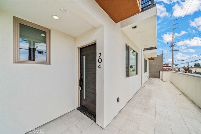 Photo - 24809 Narbonne Ave