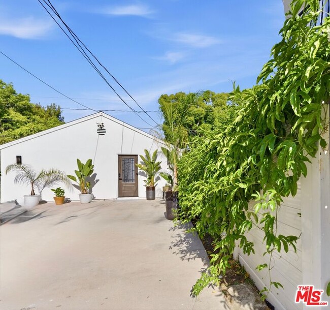 Photo - 132 N Carson Rd