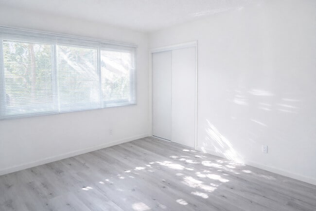 Master Bedroom - 812 Larch St