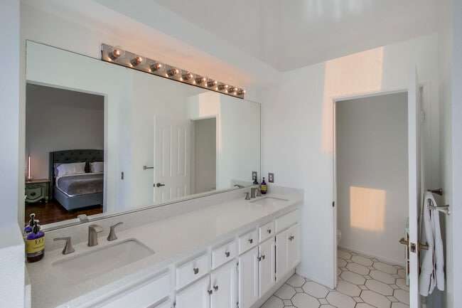 Photo - 7140 Calabria Ct