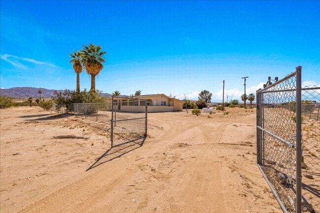 Photo - 2 Bedroom Home on 1.8 Acre Lot
