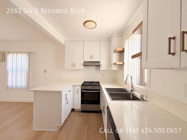 Building Photo - 2663 3/4 S Redondo Blvd-