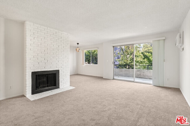 Building Photo - 1457 Butler Ave Unit 6 Rental