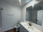 Photo - Modern 2-Bedroom Apartment in Gated Van Nu... Unit 17