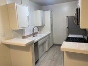 Photo - 3419 Keystone Av Apartment Unit 31 03
