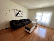Photo - 425 W Beech St