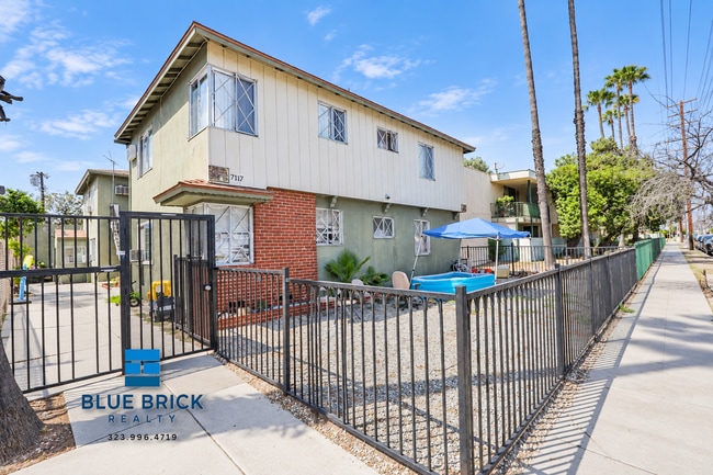 Photo - 7117 Fulton Ave Unit 2