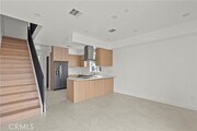 Photo - 13942 Vanowen St