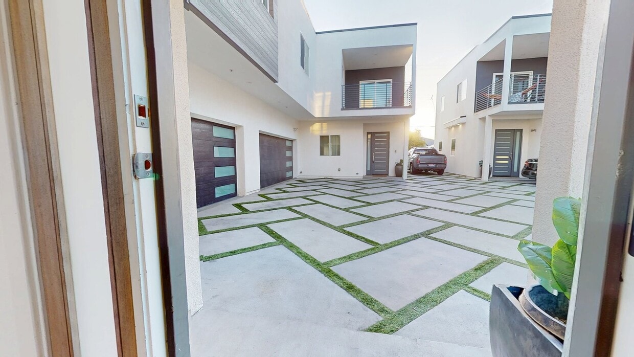 3D Tour - Private bedroom in 4 bed/4 bath Home Unit B