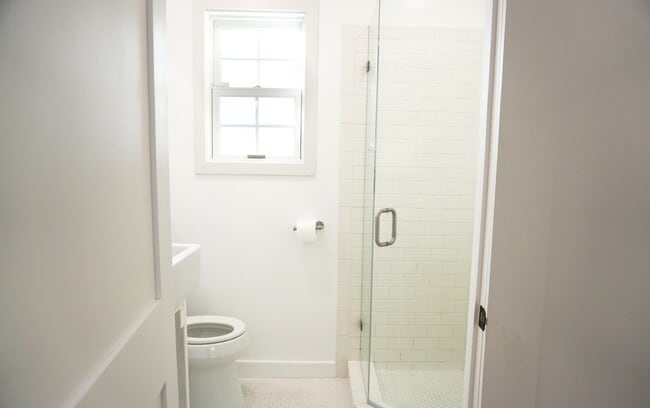 Bath - 1120 S Barrington Ave