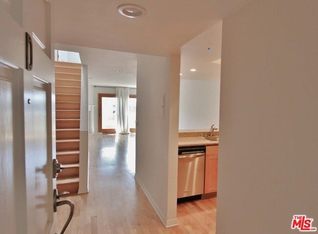 Photo - 328 Culver Blvd Unit D