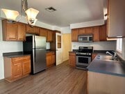 Kitchen - 6011 Pine Crest Dr