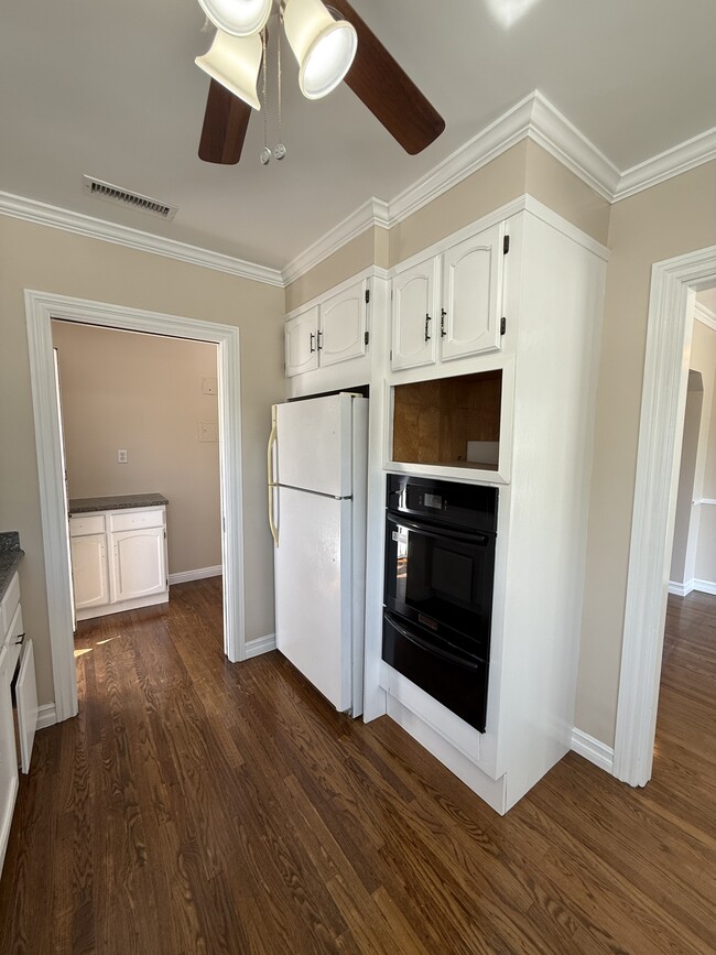 Photo - 3111 Jeffries Ave