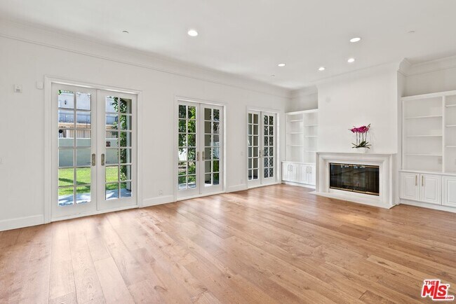 Photo - 321 S Palm Dr