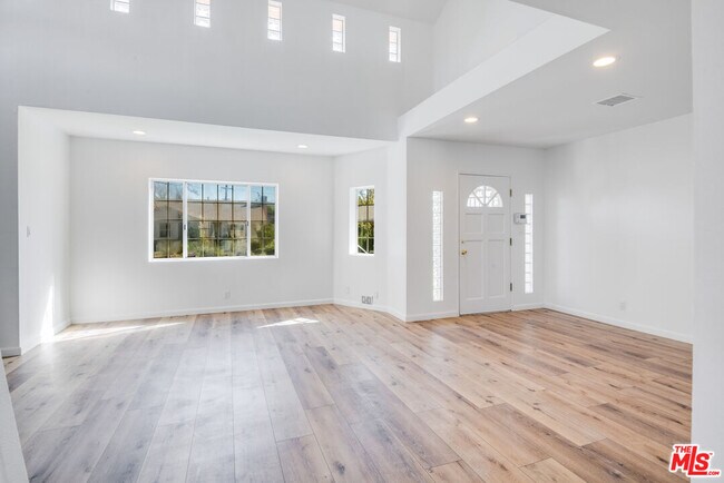 Photo - 4931 Stern Ave