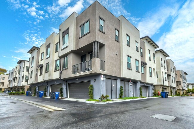 Photo - 2211 Solara Ln Townhome