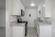 1BR, 1BA - 600SF - Kitchen - Palm Court Apartments