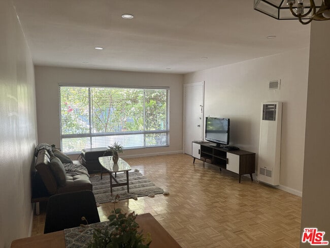 Photo - 828 Lincoln Blvd Condo Unit 1