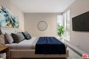 Photo - 627 N Rossmore Ave House