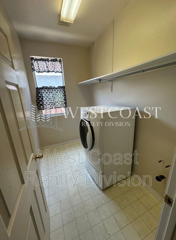 Photo - 26719 Evergreen Ave