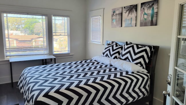 Photo - 3536 W 60th St