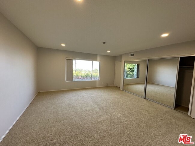 Photo - 1212 Roberto Ln