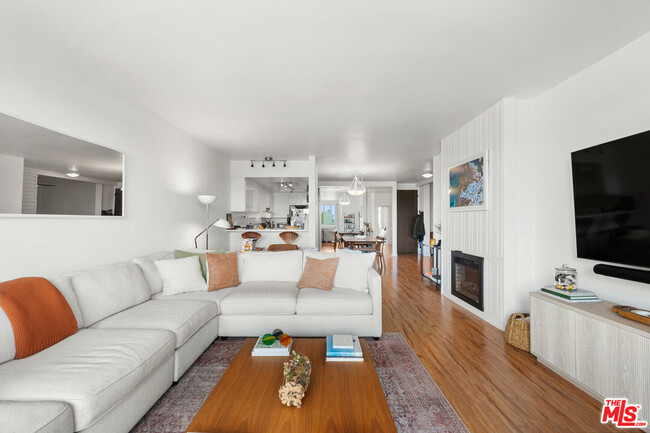 Photo - 900 Euclid St Unit 403