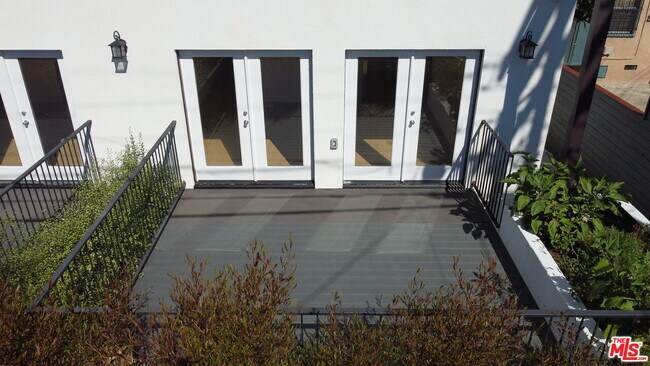 Photo - 3047 Wellington Rd