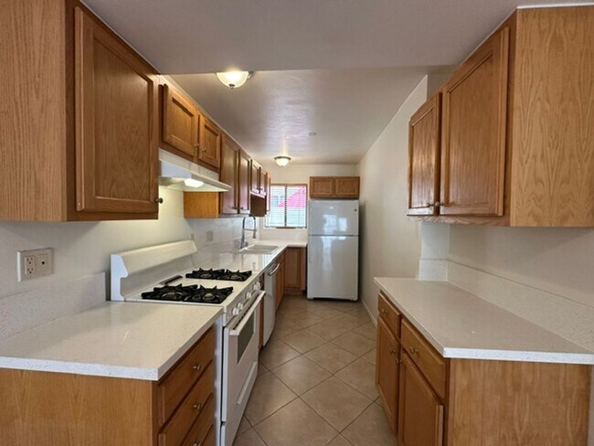 Photo - Calabasas 2+3 with bonus room located in a great community