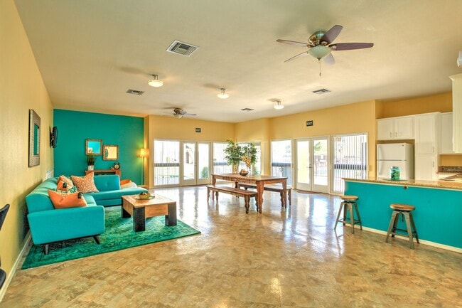 Photo - Shadow Mountain Apartments