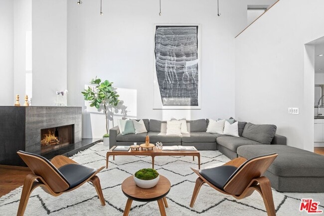 Photo - 216 GRAND